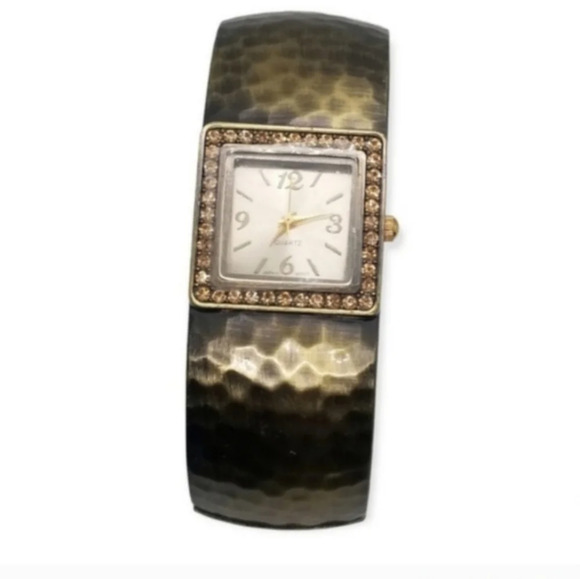 AVON "WILD SAFARI" BRASSTONE & RHINESTONE TEXTURED CLAMPER BRACELET WATCH - Picture 1 of 5